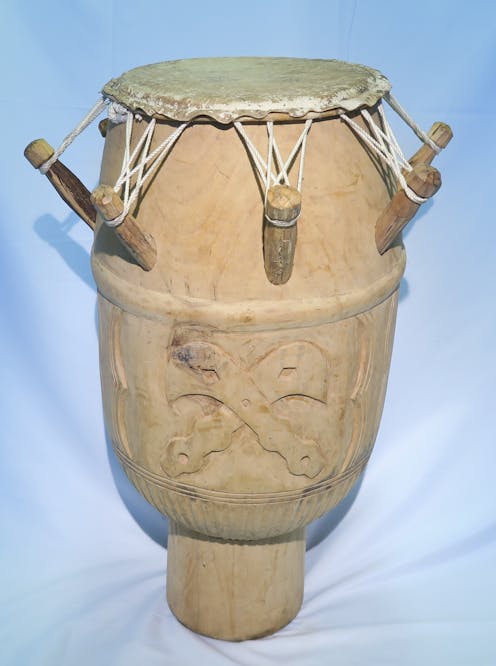 KOW Atumpan with Stick