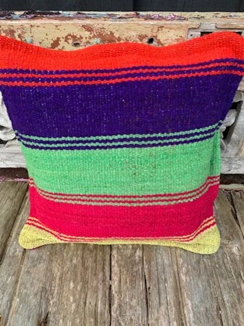 KOW Peruvian cushion 7